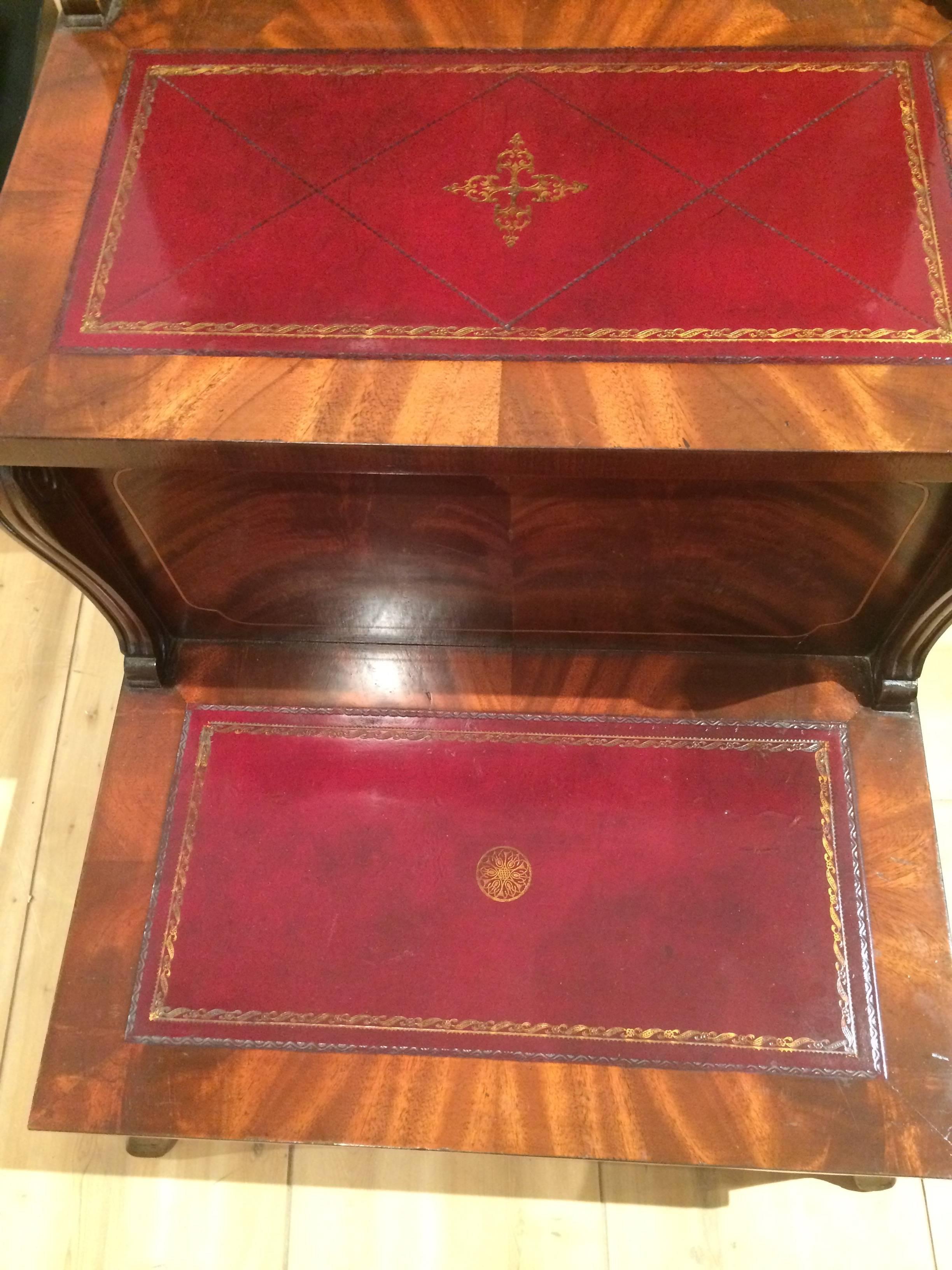 Very Rich Mahogany and Tooled Leather Library Steps End Table In Excellent Condition In Hopewell, NJ