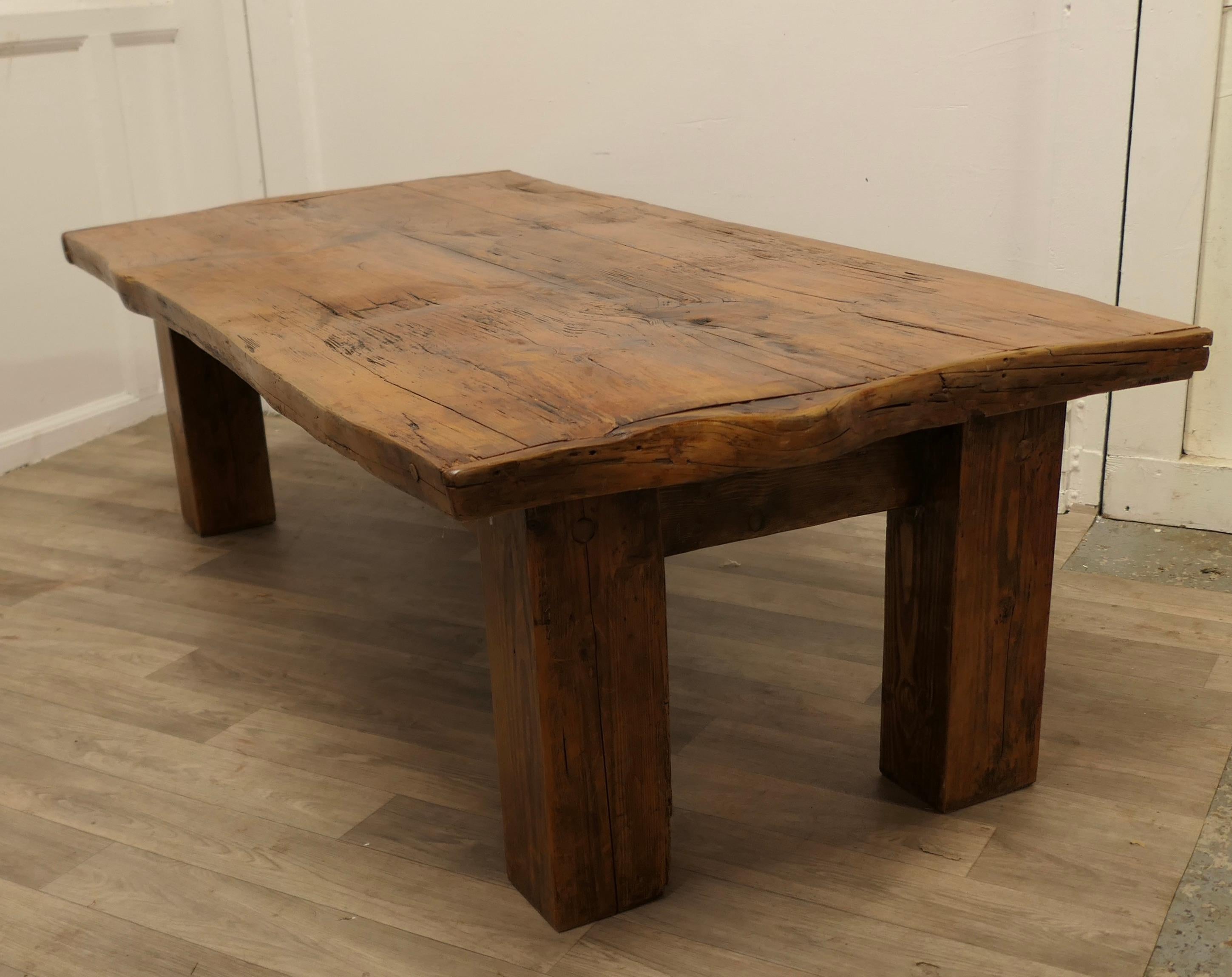 Table basse de ferme très rustique en vente 2
