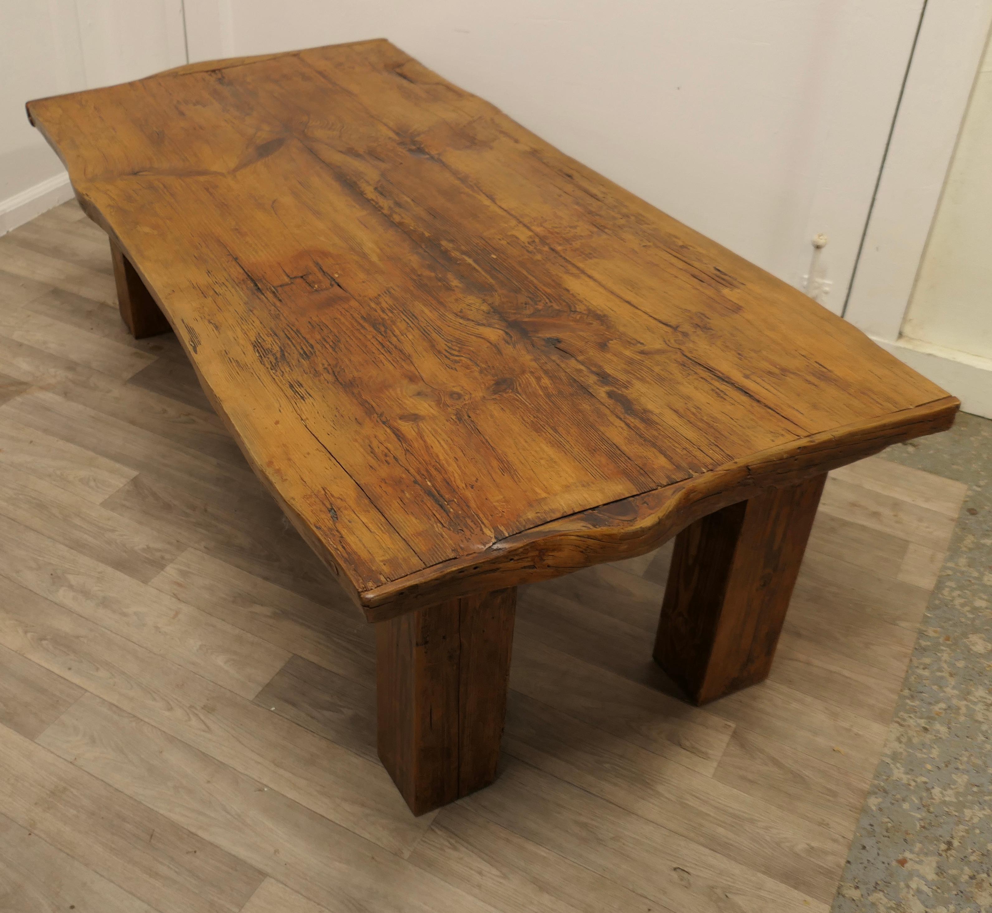 Table basse de ferme très rustique en vente 3