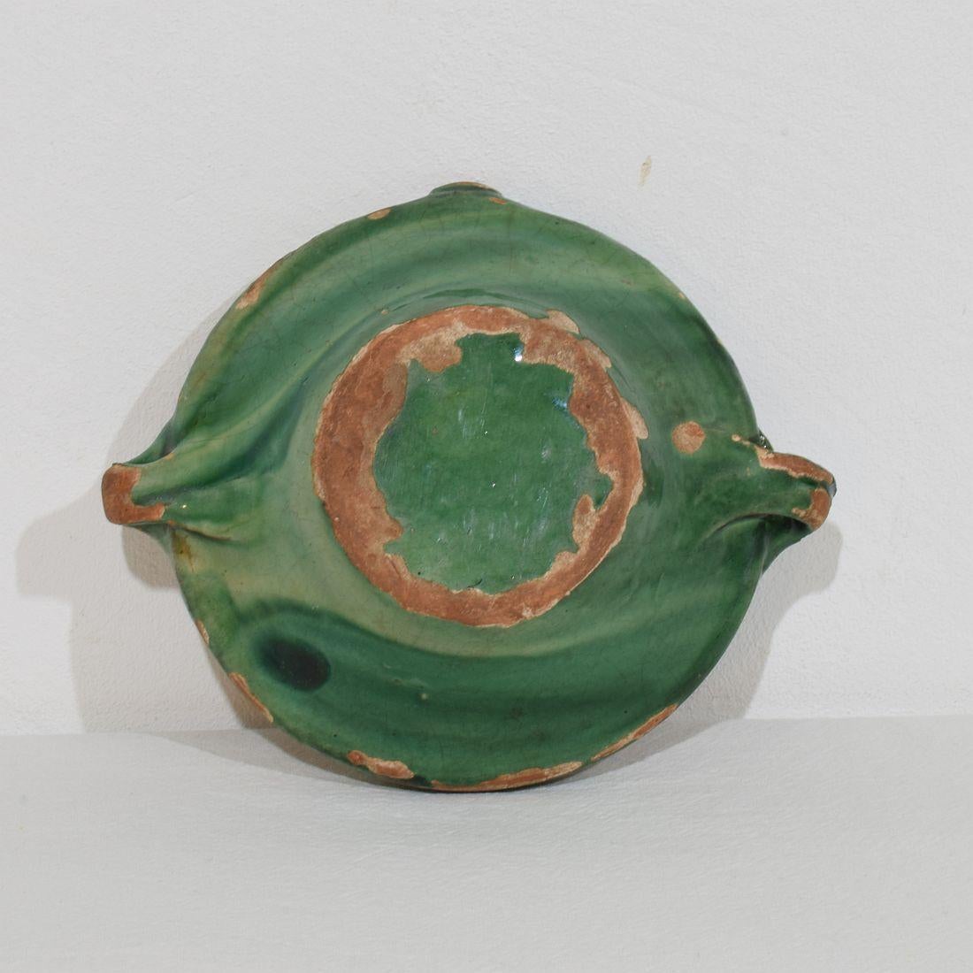 Très petit bol ou Tian français du 19ème siècle en terre cuite émaillée verte et jaune en vente 6
