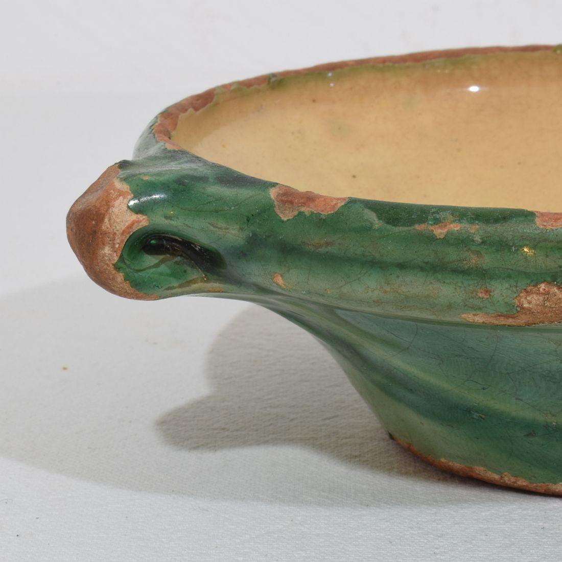 Very Small 19th Century French Green Yellow Glazed Terracotta Bowl or Tian For Sale 12