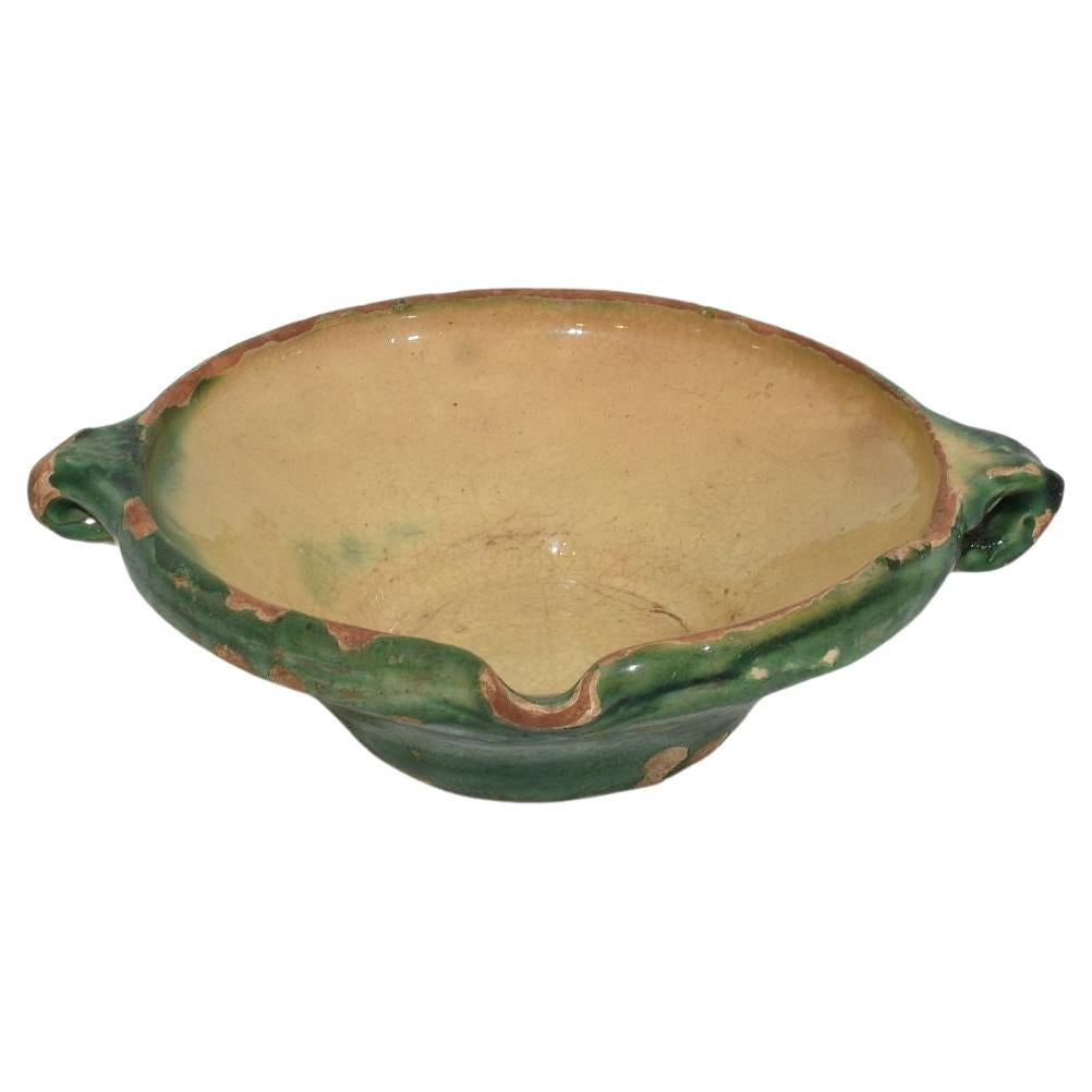 Très petit bol ou Tian français du 19ème siècle en terre cuite émaillée verte et jaune en vente
