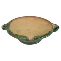 Très petit bol ou tian en terre cuite à glaçure verte et jaune du 19e siècle en France