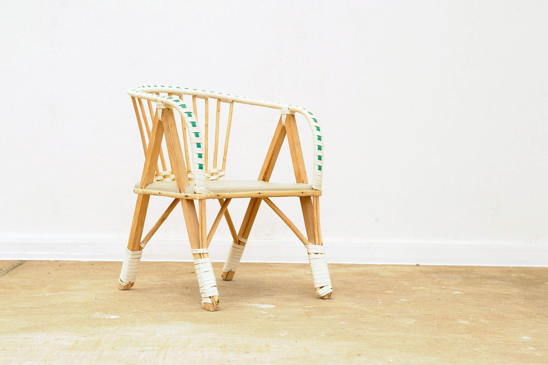 Mid-Century Modern Very small children´s wicker chair, 1960´s, Czechoslovakia For Sale