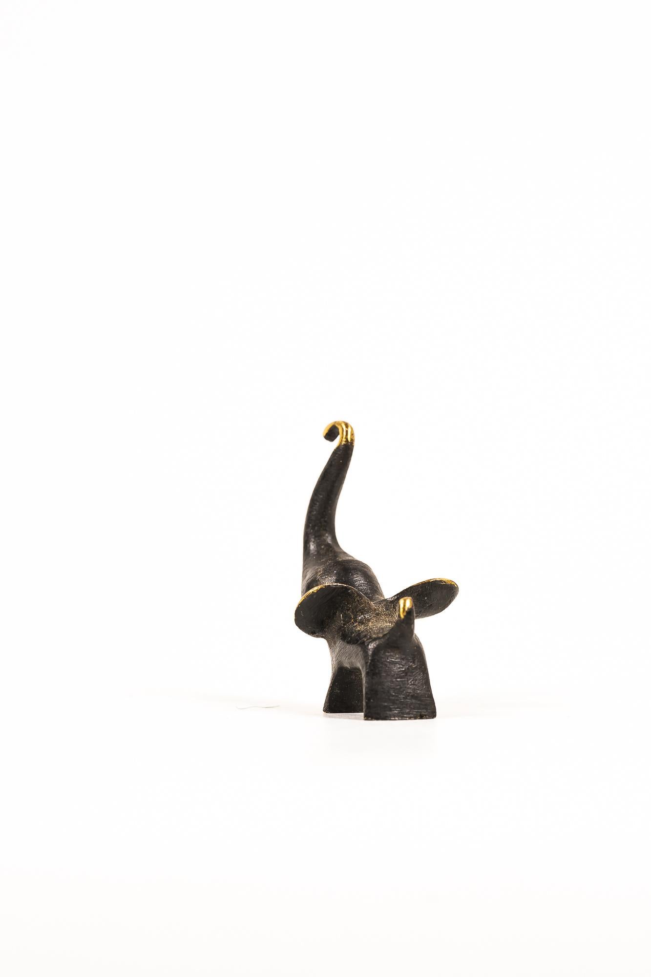 Autrichien Très petite figurine d'éléphant par Walter Bosse, vers les années 1950 en vente