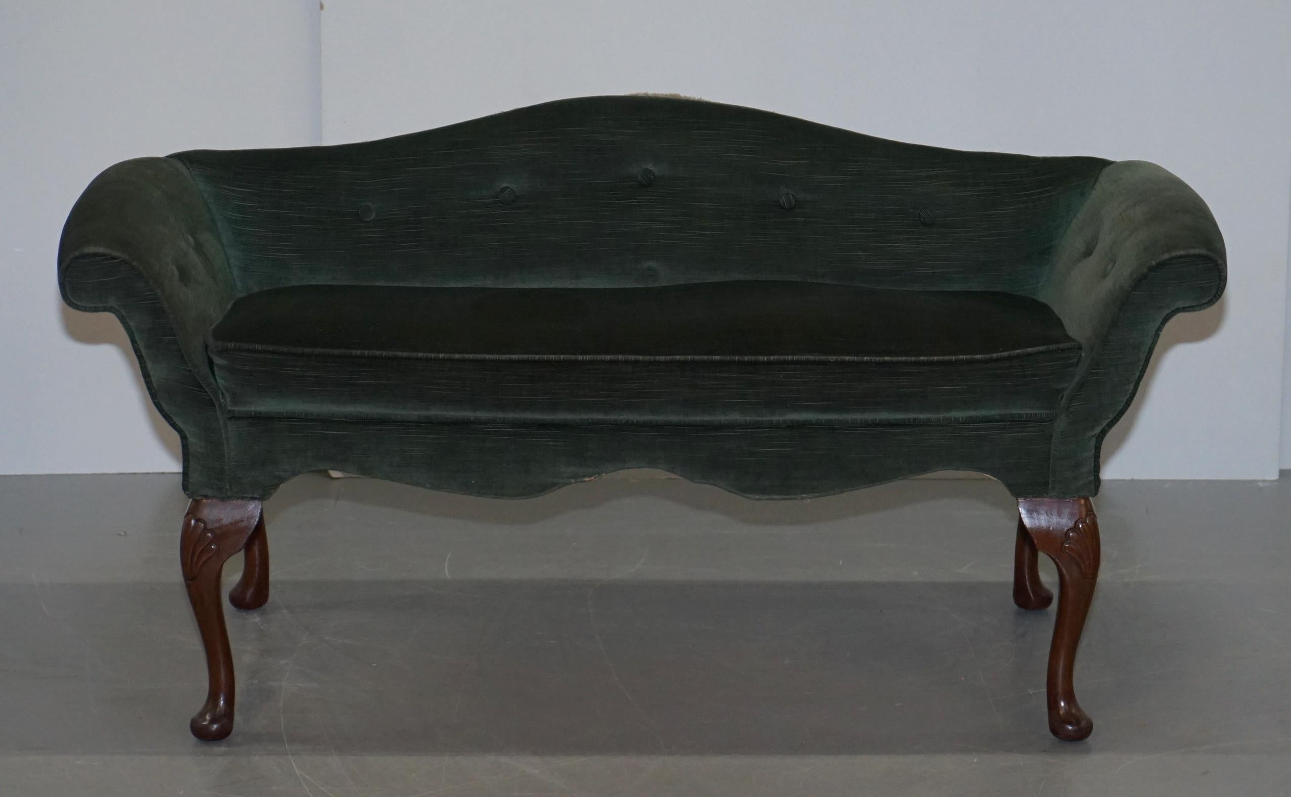 We are delighted to offer this lovely vintage green velour window seat circa 1880 based on an early Thomas Chippendale Georgian sofa

A very good looking and decorative window seat, this is a small piece designed to sit in a bay window, it looks