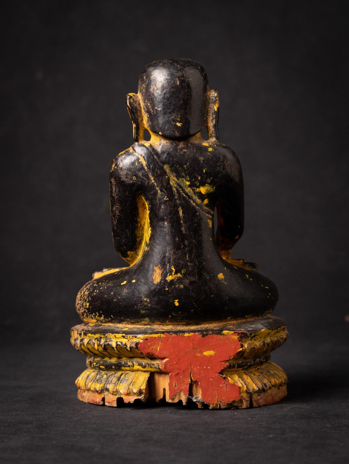 Very special 14th century antique wooden Burmese Monk statue in Bhumisparsha In Good Condition In DEVENTER, NL