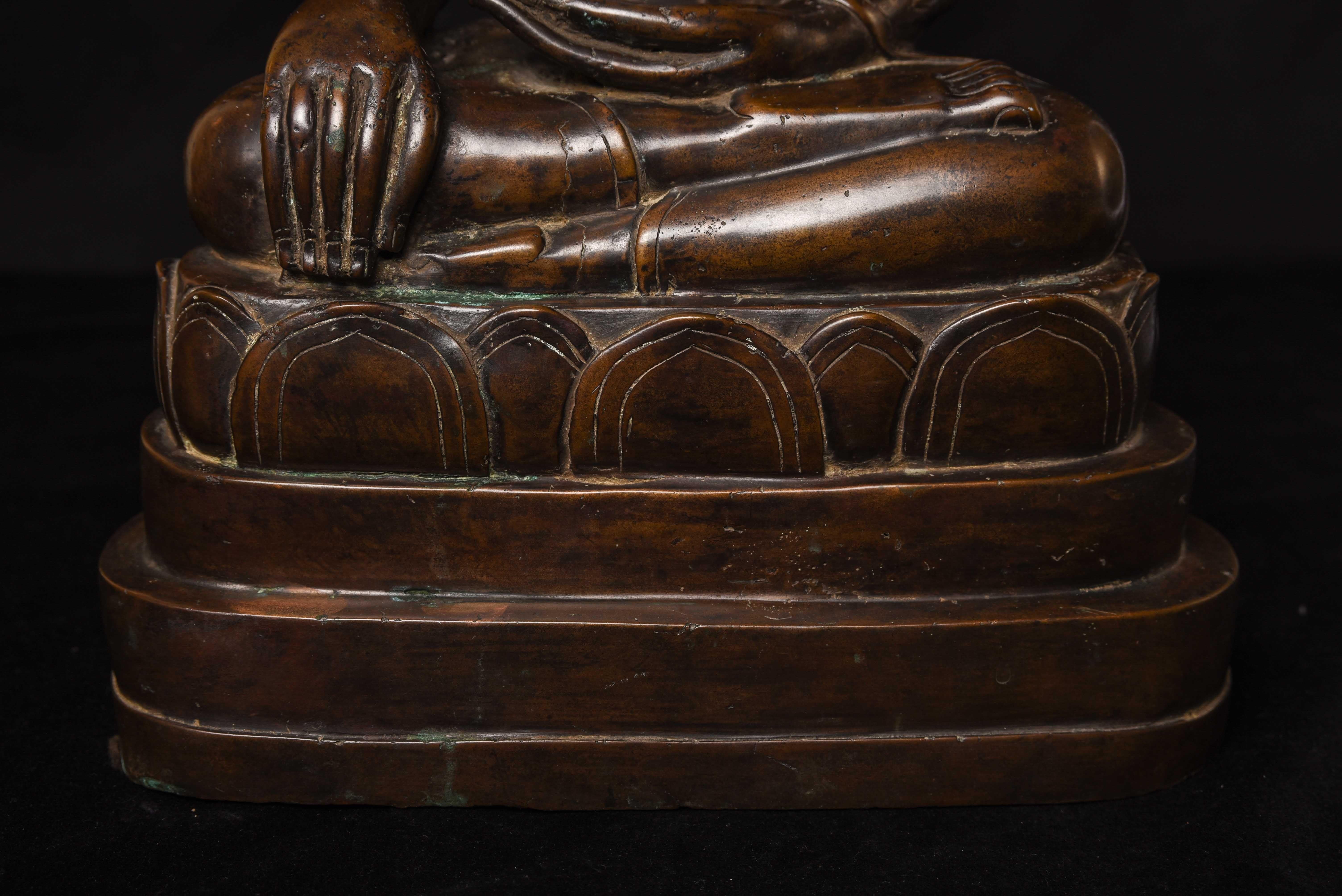 Un Buddha molto particolare del XVIII secolo proveniente dal regno di Nan. in vendita 3