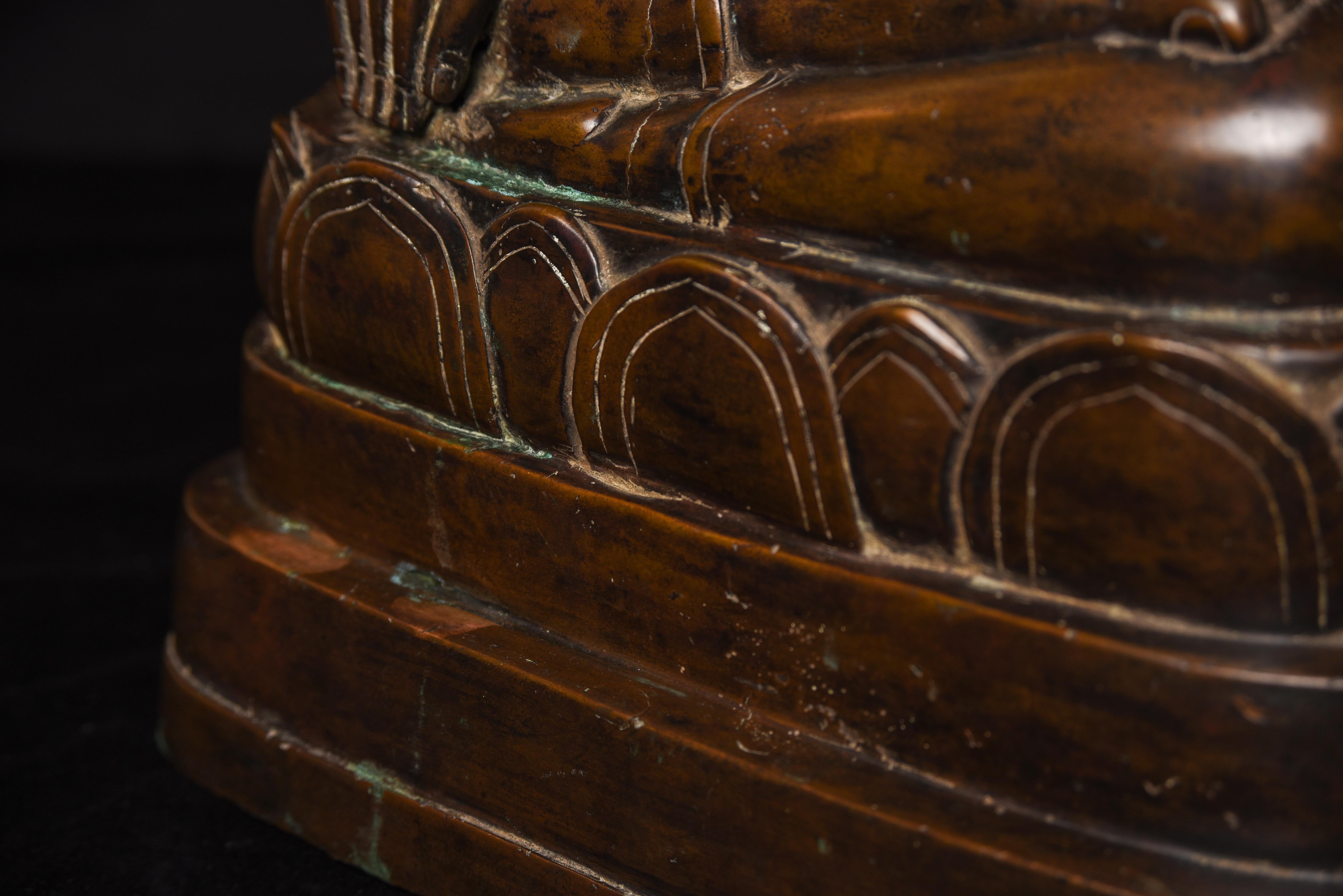 Un Buddha molto particolare del XVIII secolo proveniente dal regno di Nan. in vendita 5