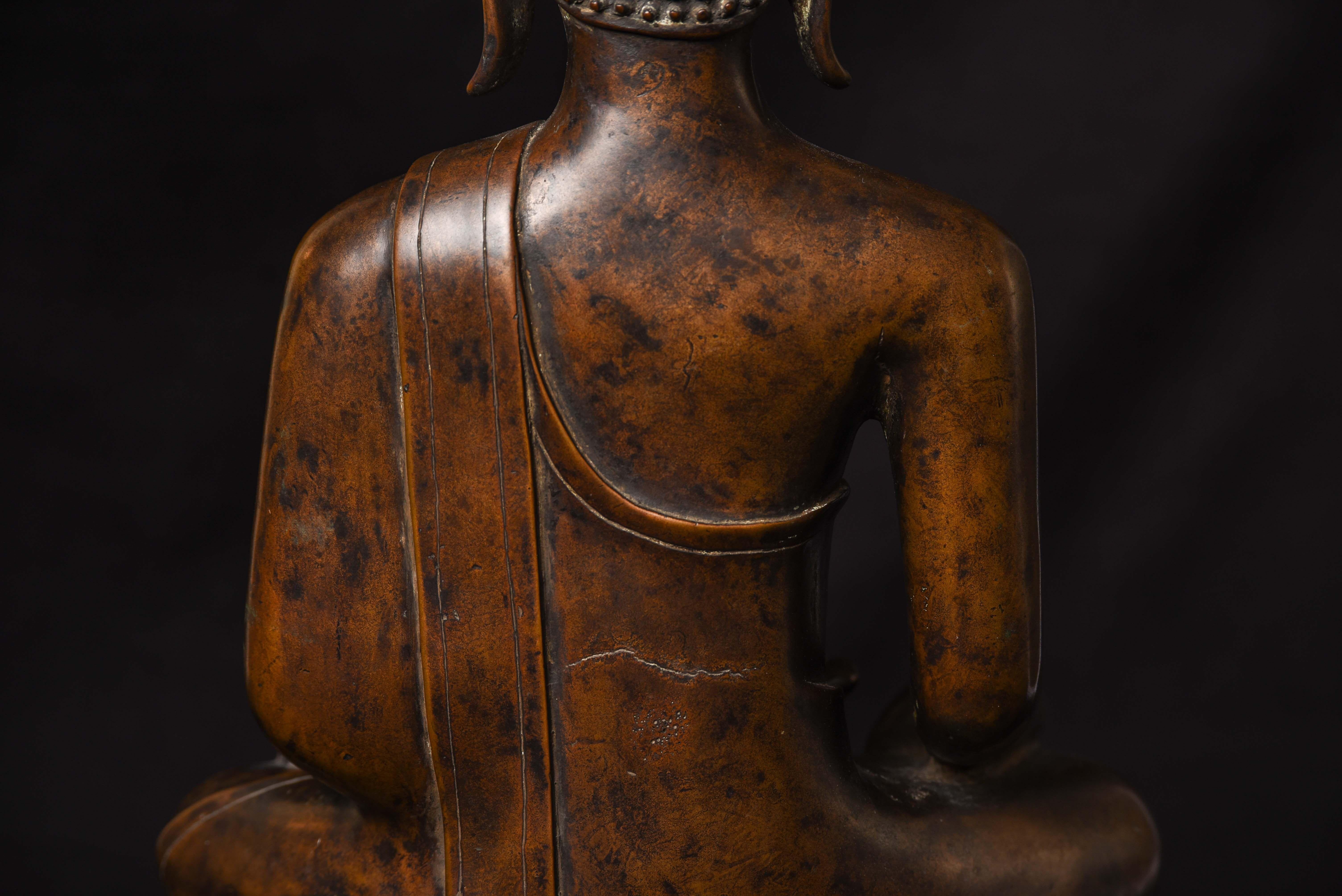 Un Buddha molto particolare del XVIII secolo proveniente dal regno di Nan. in vendita 11