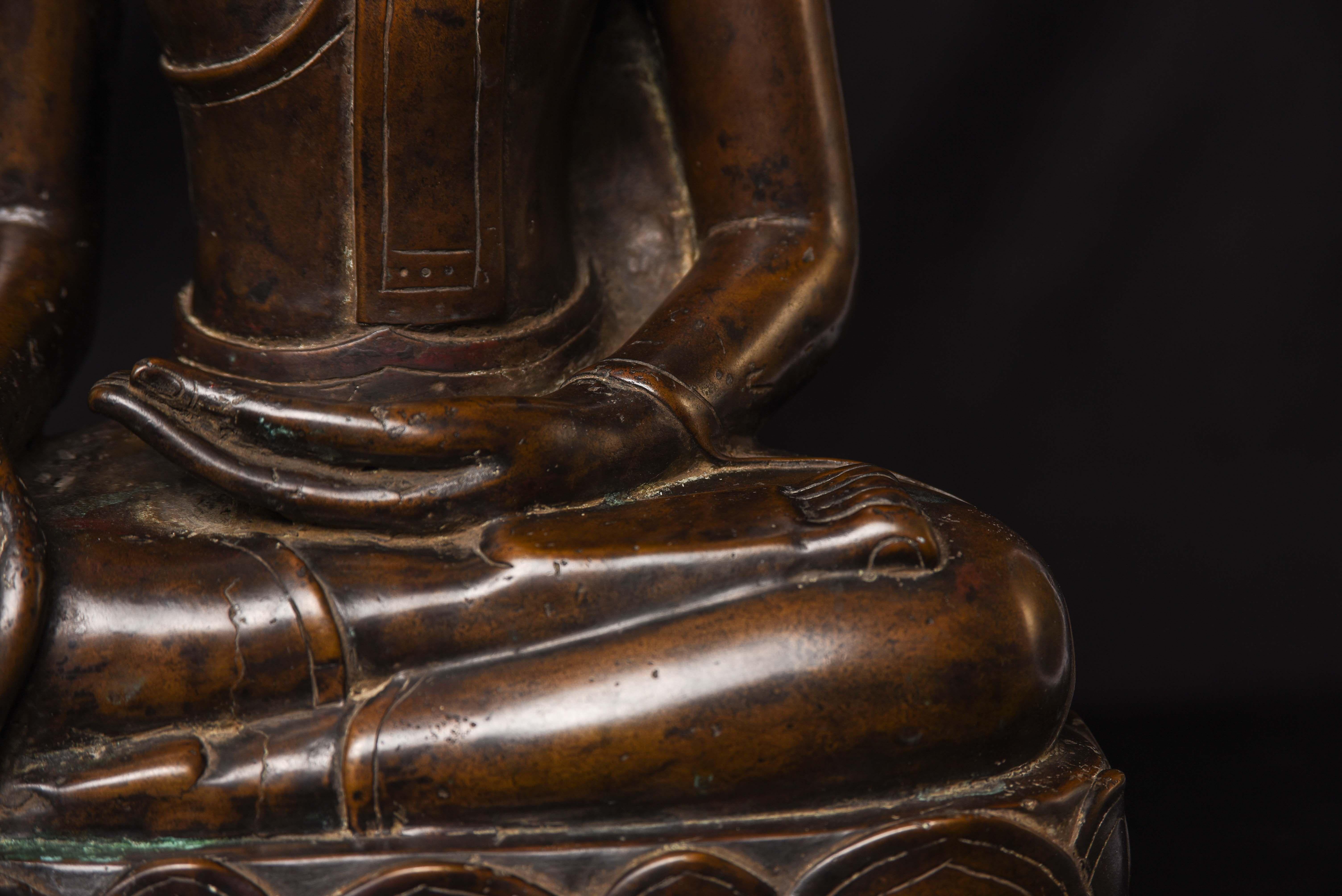 Un Buddha molto particolare del XVIII secolo proveniente dal regno di Nan. in vendita 2