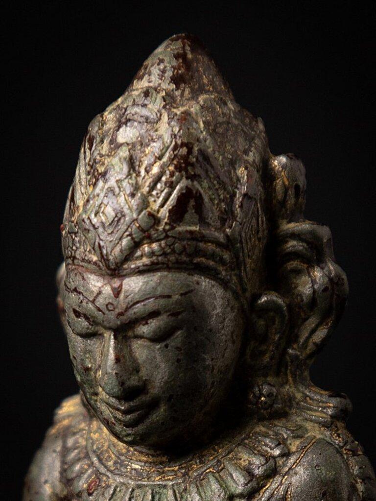 Very Special Antique Bronze Bagan Buddha Statue from Burma For Sale 7