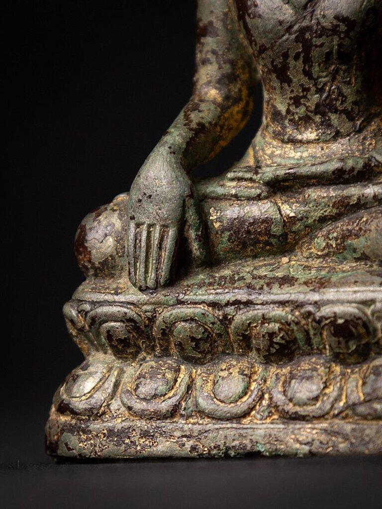 Very Special Antique Bronze Bagan Buddha Statue from Burma For Sale 13