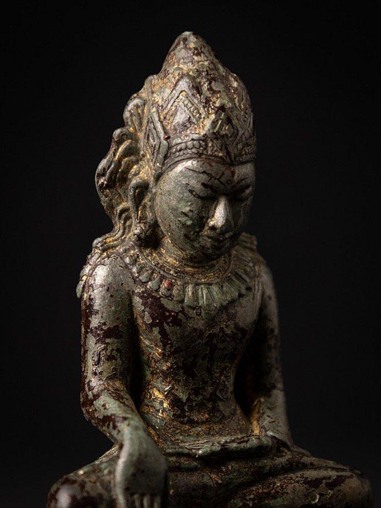 Very Special Antique Bronze Bagan Buddha Statue from Burma For Sale 2