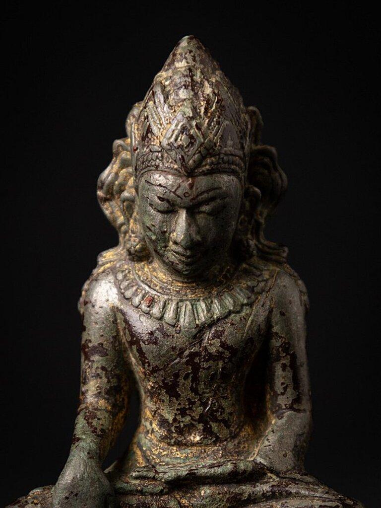 Very Special Antique Bronze Bagan Buddha Statue from Burma For Sale 4