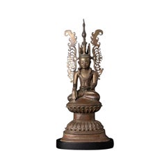 Très spéciale statue de Bouddha couronnée en bronze ancien de Birmanie