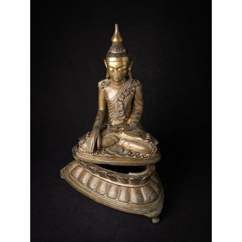 Very Special Antique Bronze Shan Buddha Statue from Burma For Sale 7