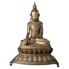 Eine ganz besondere antike Shan-Buddha-Statue aus Bronze aus Burma