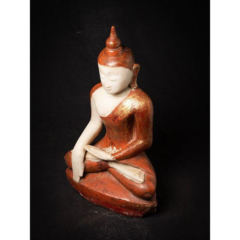 Very special antique marble Buddha statue from Burma For Sale 1