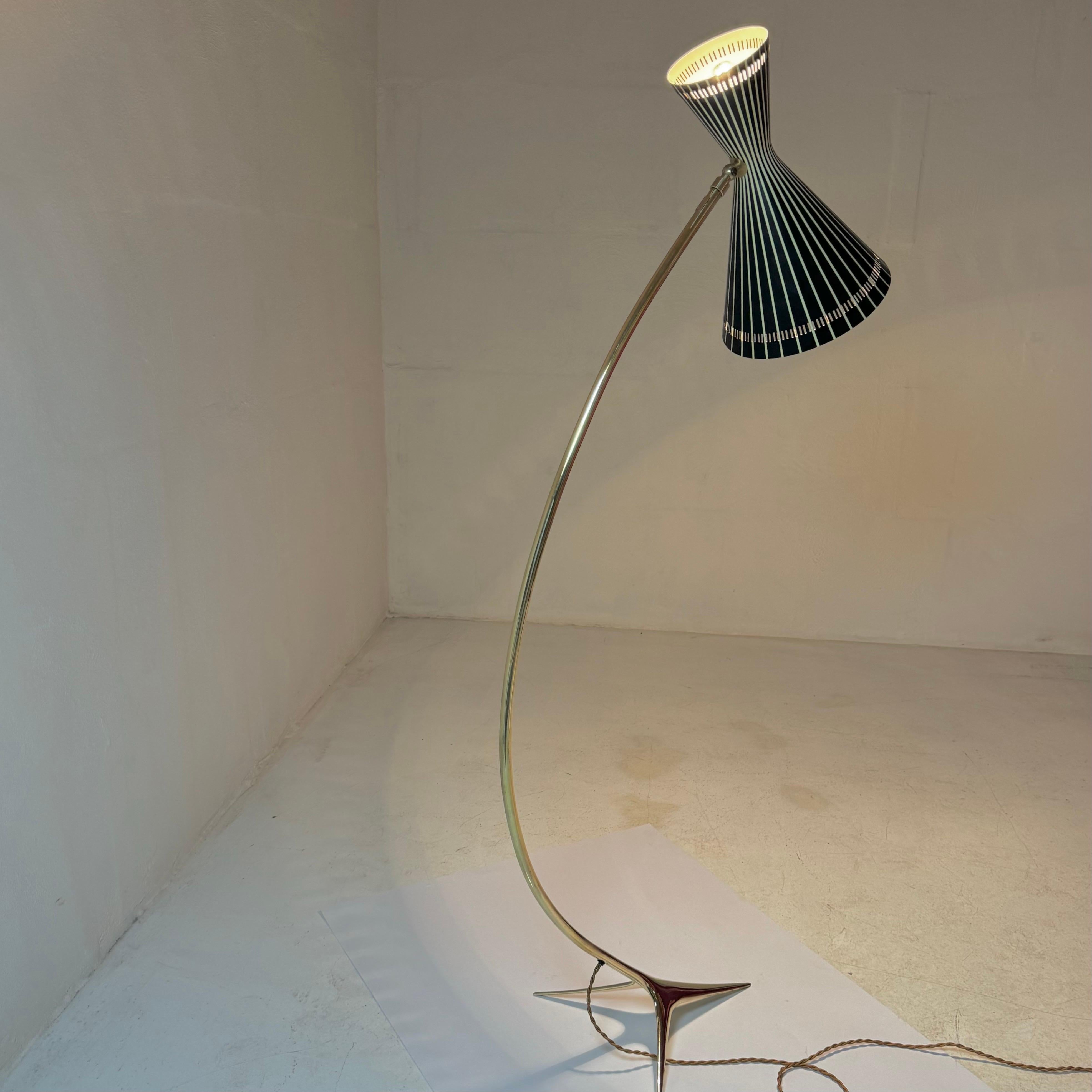 Lampadaire en laiton très spécial fabriqué par Kalmar, Autriche, années 1950. en vente 5