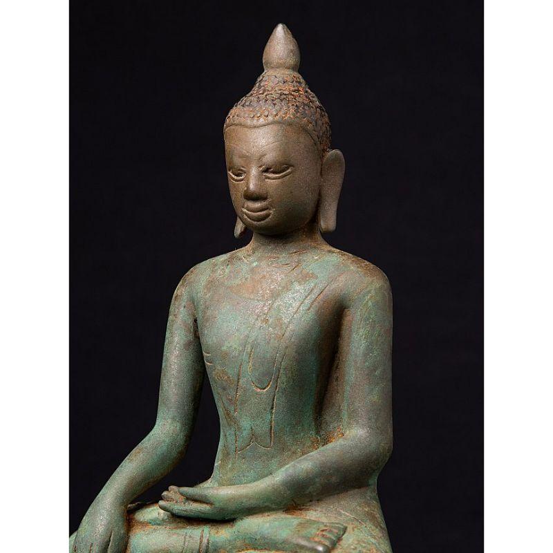 Très spéciale statue de Bouddha Arakan en bronze de Birmanie  Les bouddhas originaux en vente 6