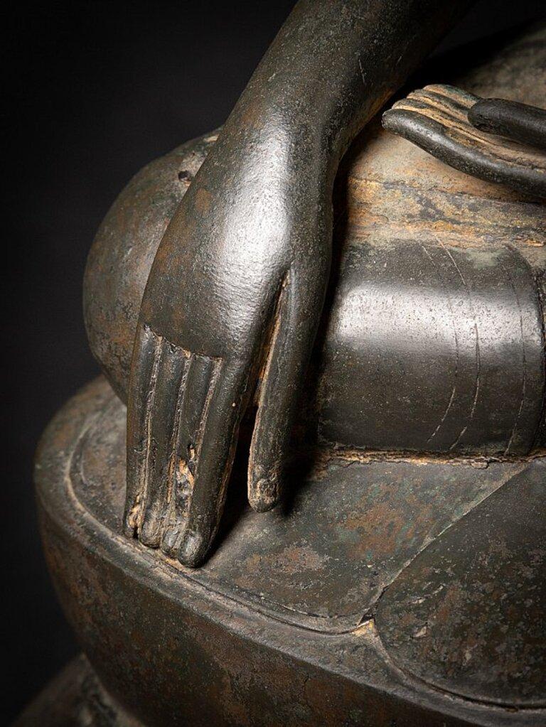 Very special bronze Burmese Buddha statue from Burma For Sale 10
