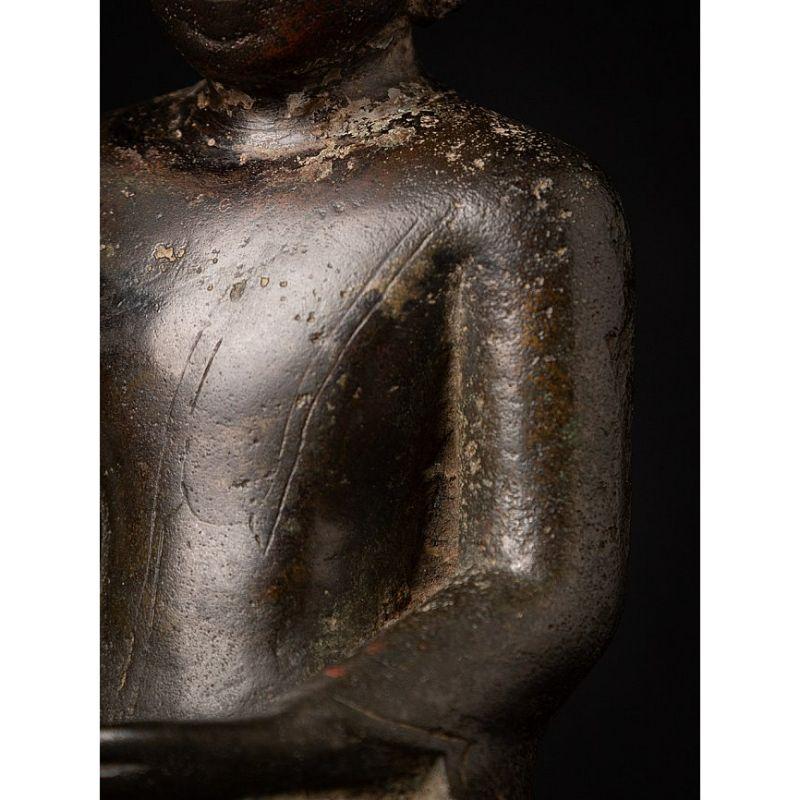 Eine ganz besondere burmesische Buddha-Statue aus Bronze aus Burma im Angebot 10