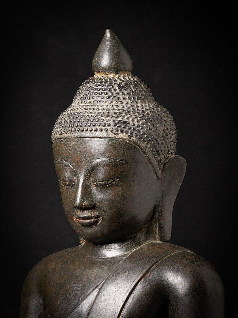 Very special bronze Burmese Buddha statue from Burma For Sale 1