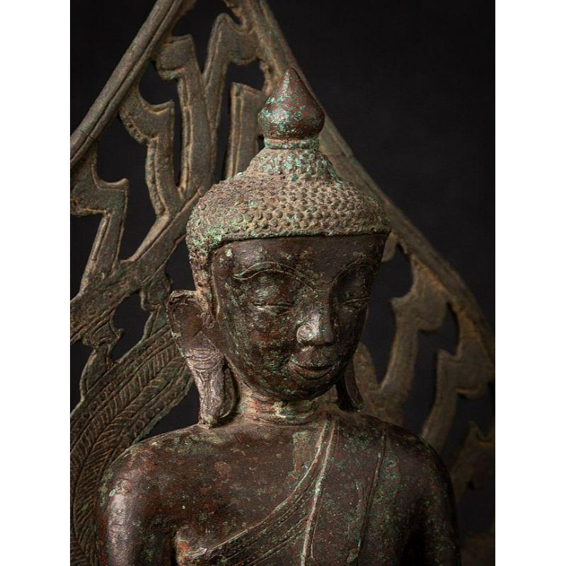 Very Special Bronze Burmese Buddha Statue from Burma For Sale 4