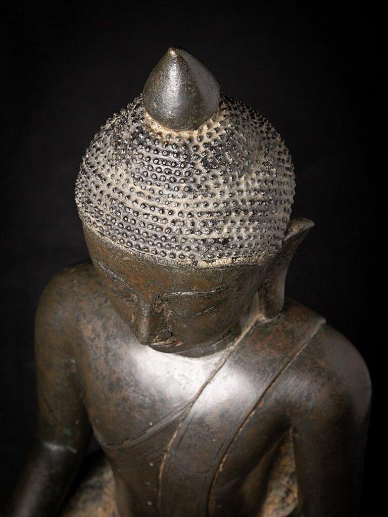 Very special bronze Burmese Buddha statue from Burma For Sale 3