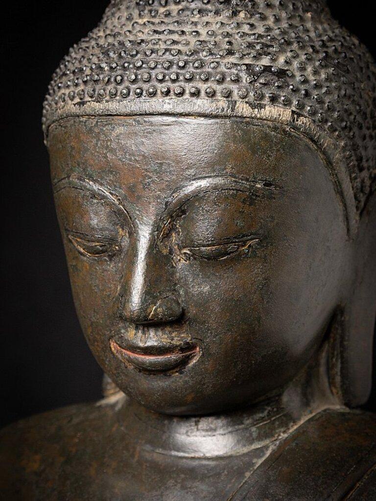 Very special bronze Burmese Buddha statue from Burma For Sale 4