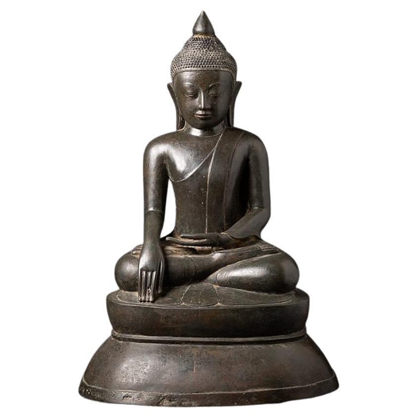 Sehr besondere burmesische Buddha-Statue aus Bronze aus Burma