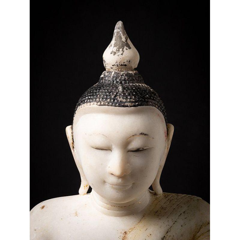 Very Special Burmese Marble Buddha Statue from Burma In Good Condition For Sale In DEVENTER, NL