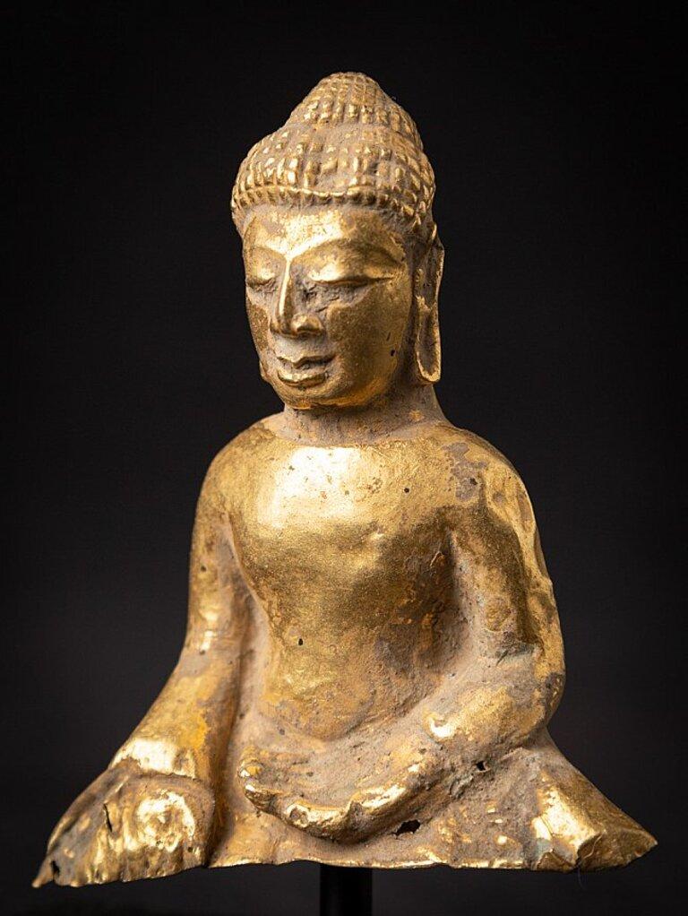 Very Special Golden Pyu Buddha, Hammered from Solid Gold from Burma For Sale 2