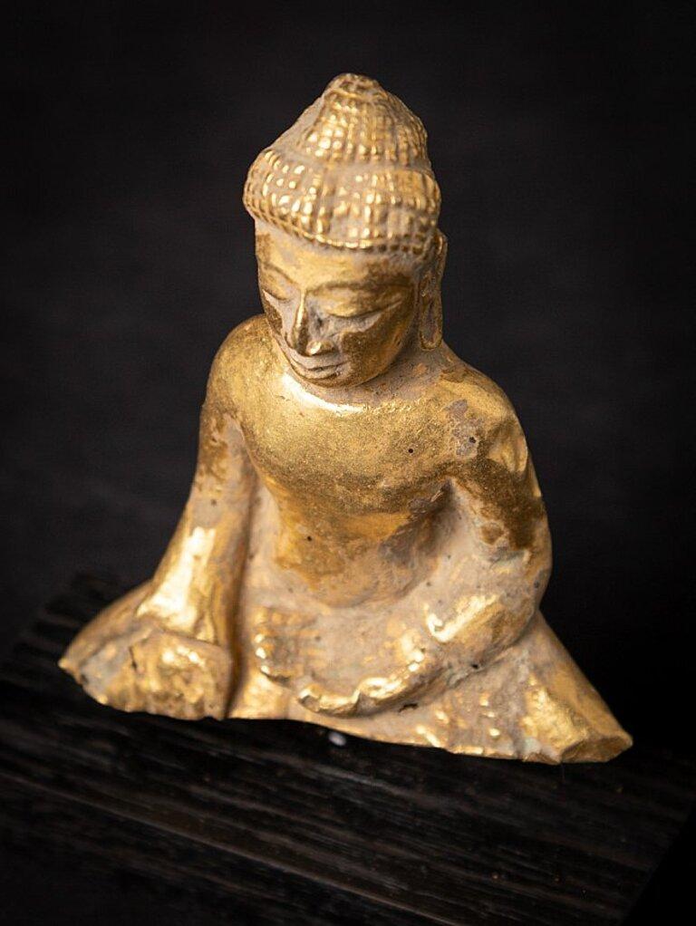 Very Special Golden Pyu Buddha, Hammered from Solid Gold from Burma For Sale 4