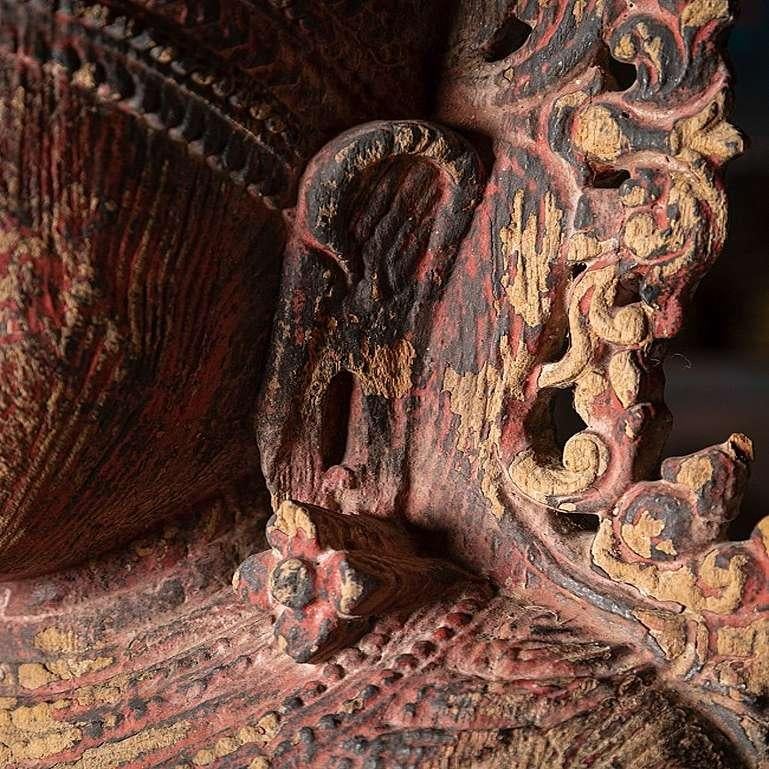 Très spécial, grande statue de Bouddha Bagan en bois ancien de Birmanie en vente 10