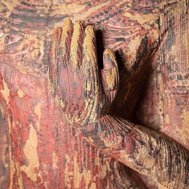 Très spécial, grande statue de Bouddha Bagan en bois ancien de Birmanie en vente 14