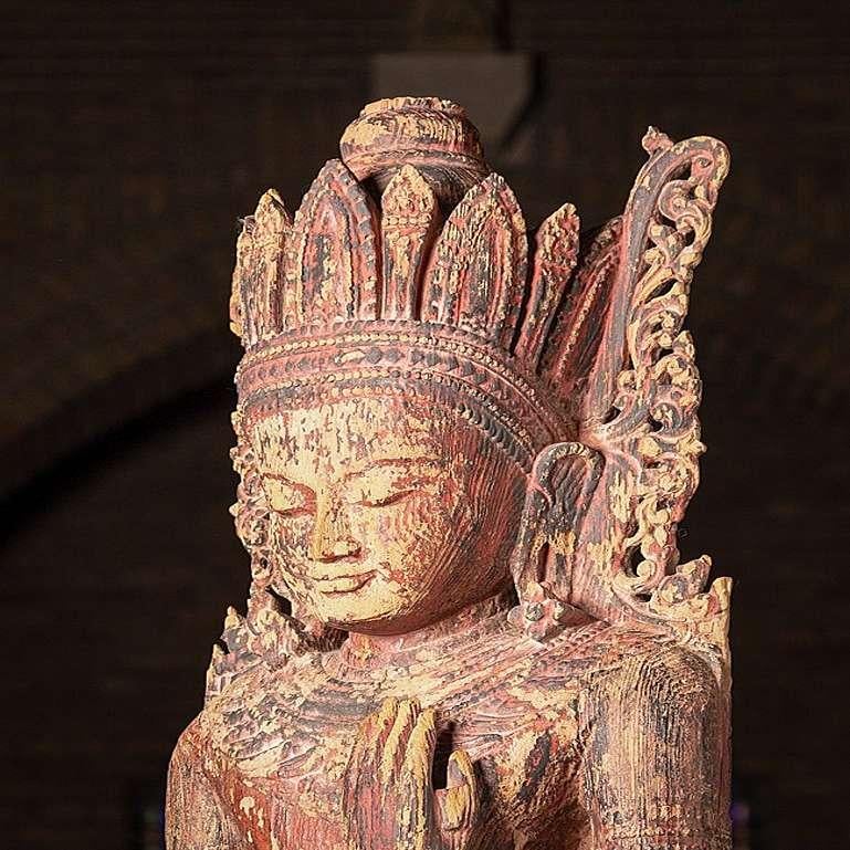 Très spécial, grande statue de Bouddha Bagan en bois ancien de Birmanie en vente 2