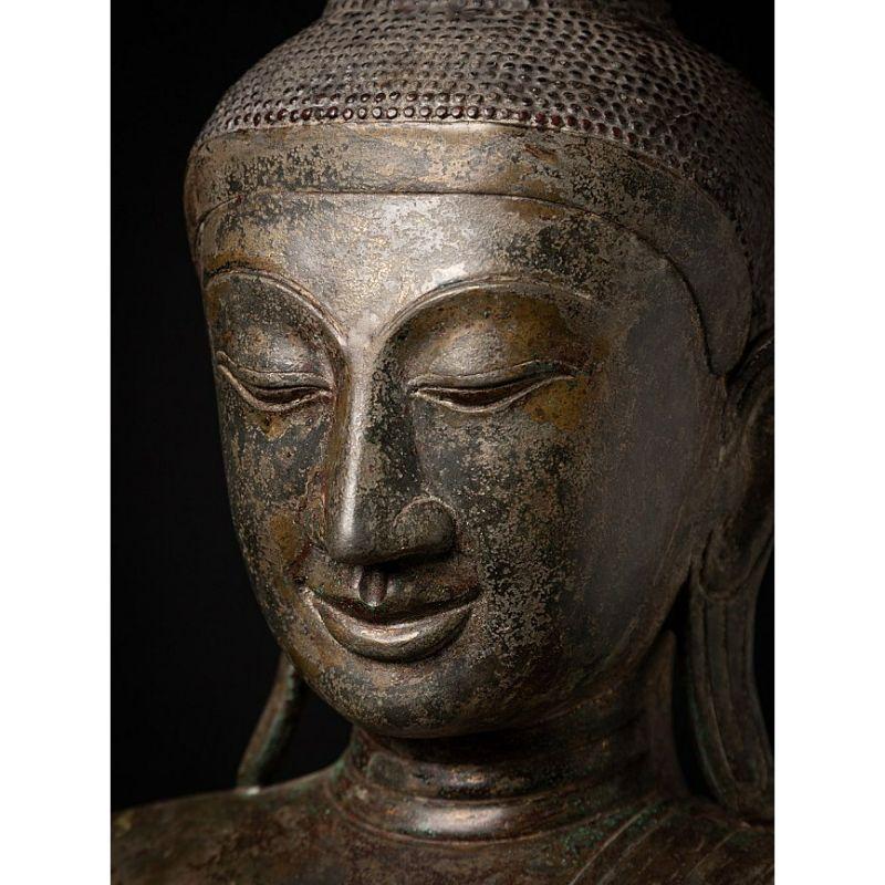 Very special large bronze Shan Buddha from Burma For Sale 4