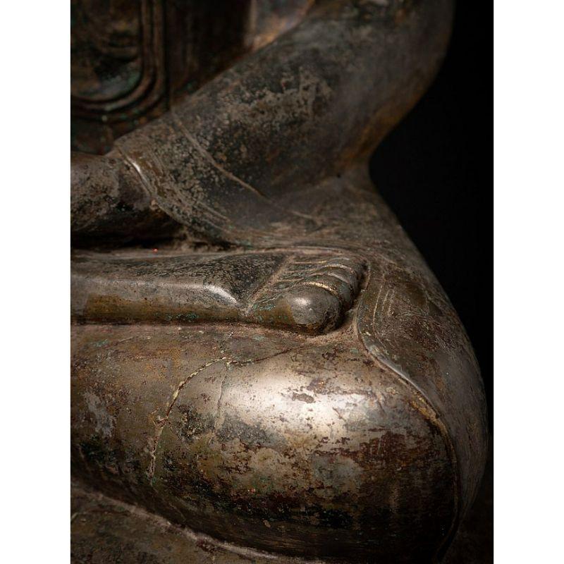 Very special large bronze Shan Buddha from Burma For Sale 9
