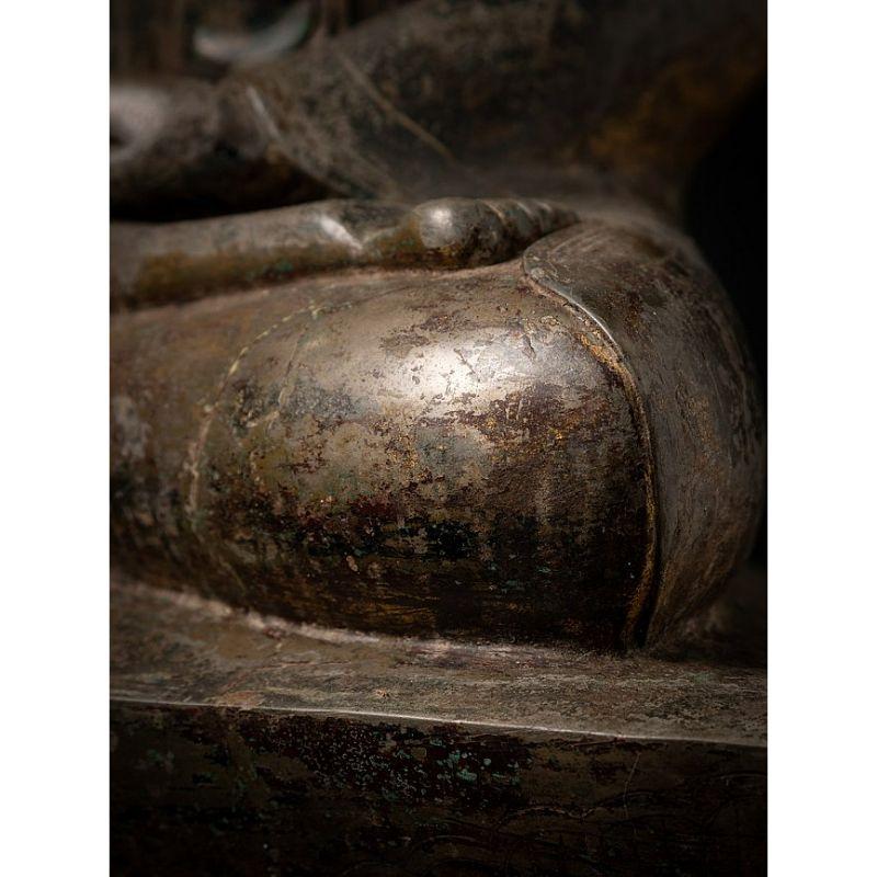 Very special large bronze Shan Buddha from Burma For Sale 10