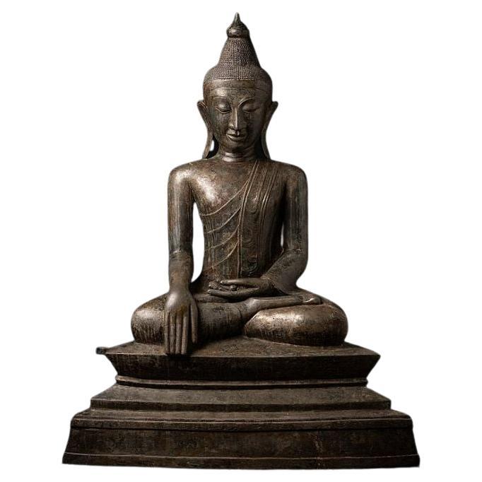 Very special large bronze Shan Buddha from Burma For Sale
