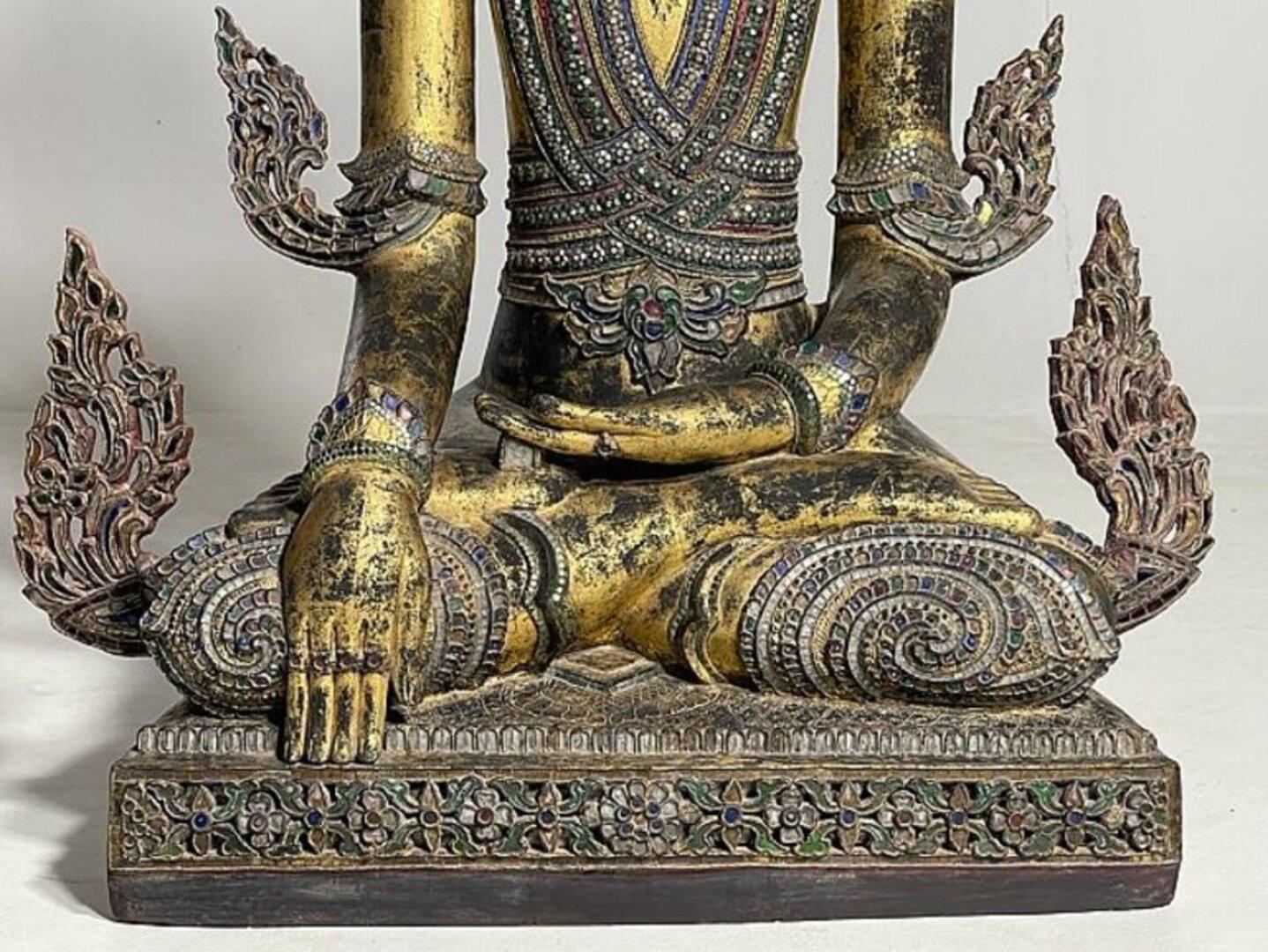 Very special large Burmese Shan Buddha statue from Burma In Good Condition For Sale In DEVENTER, NL