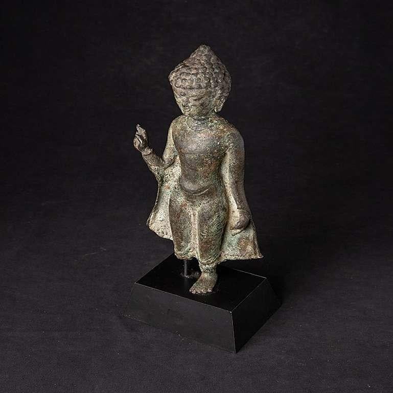 Very Special Original Bronze Bagan Buddha Statue from Burma For Sale 8