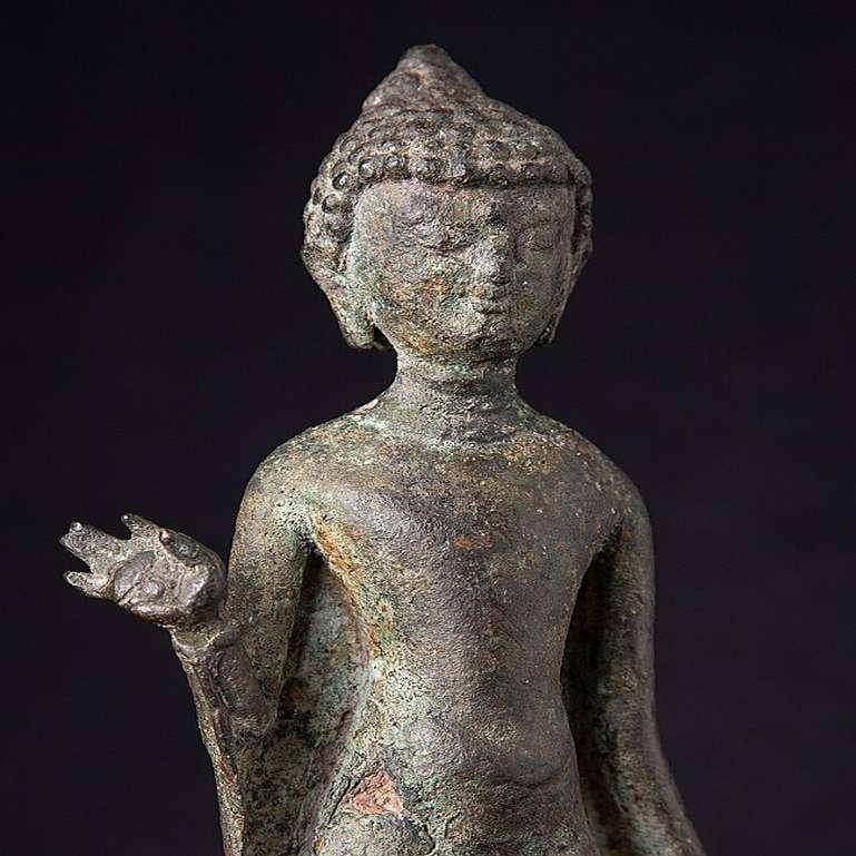 Very Special Original Bronze Bagan Buddha Statue from Burma For Sale 2