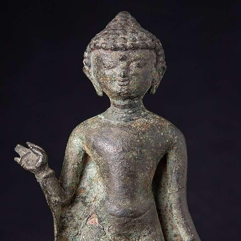 Very Special Original Bronze Bagan Buddha Statue from Burma For Sale 4