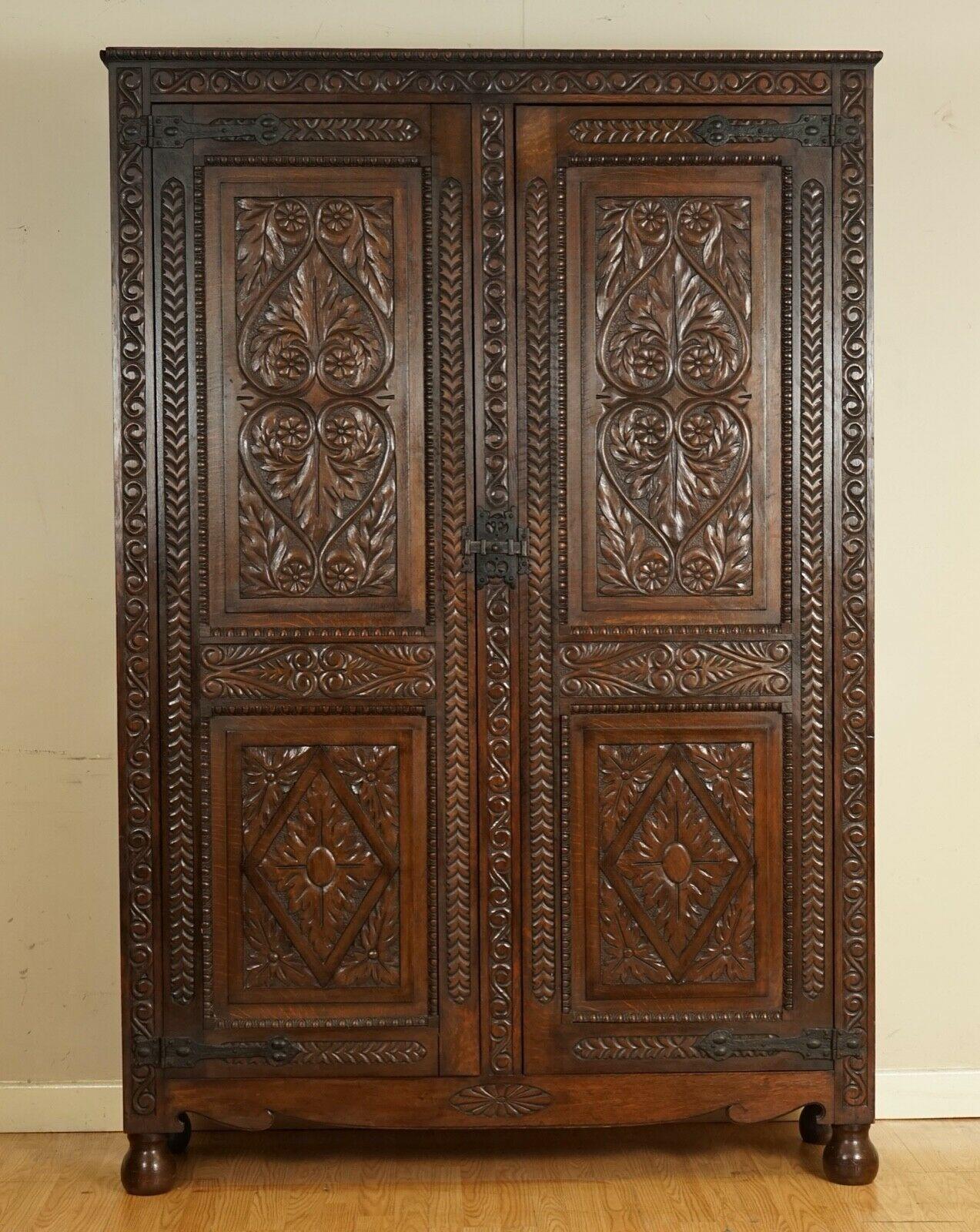 We are delighted to offer for sale this Stunning heavily carved oak estate housekeepers hall cabinet.
It's such a stunning piece to have in any hallway or room, it will make a statement.
It is heavily carved all over and has a great patina as it