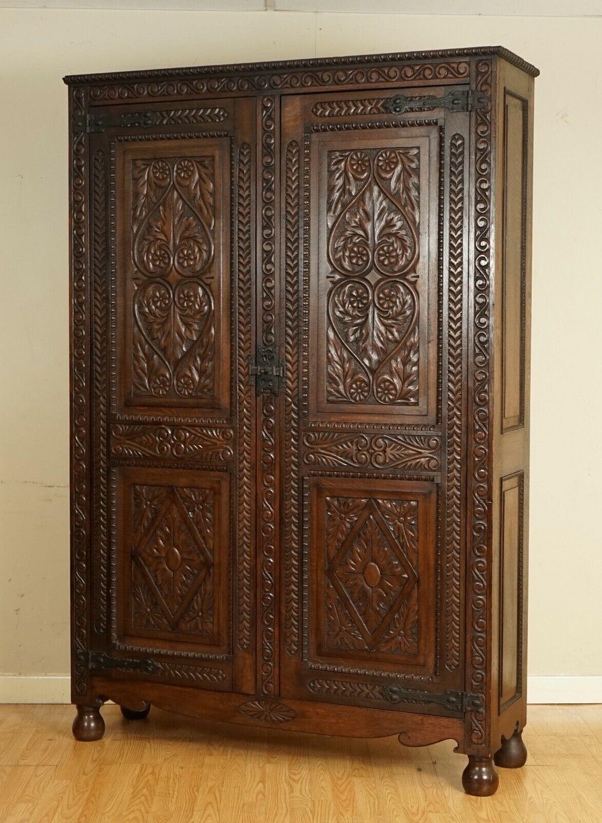 British Very Stunning Heavily Carved Oak Cloakroom Housekeepers Hall Cabinet