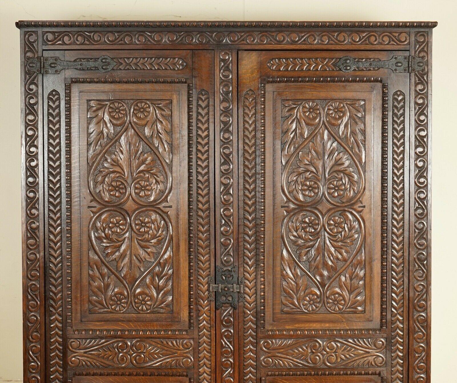 Hand-Crafted Very Stunning Heavily Carved Oak Cloakroom Housekeepers Hall Cabinet