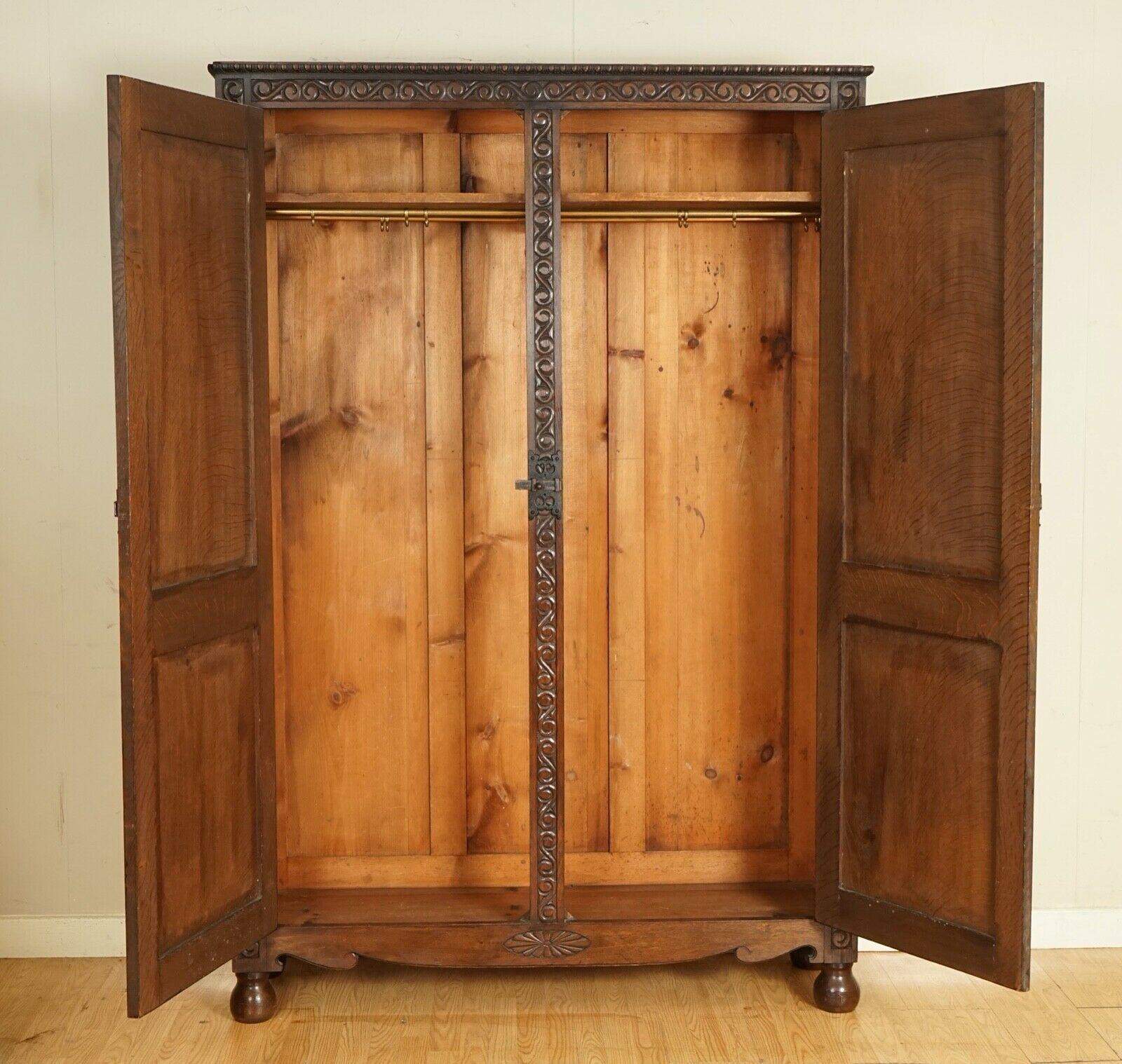 Very Stunning Heavily Carved Oak Cloakroom Housekeepers Hall Cabinet 1